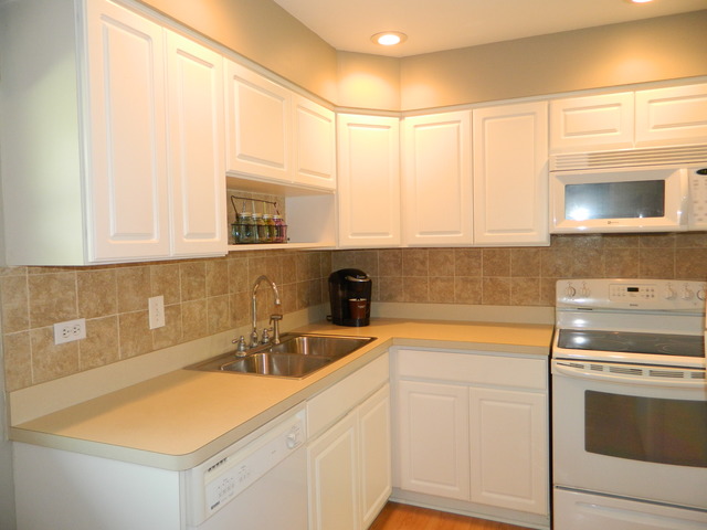 3875 Winston Dr, Hoffman Estates, IL 60192 photo 8