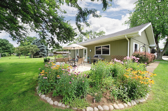 1080 Tracy Dr, Morris, IL 60450 photo 2
