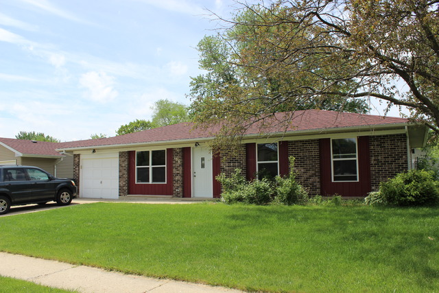 196 Waverly Dr, Elgin, IL 60120 photo 1