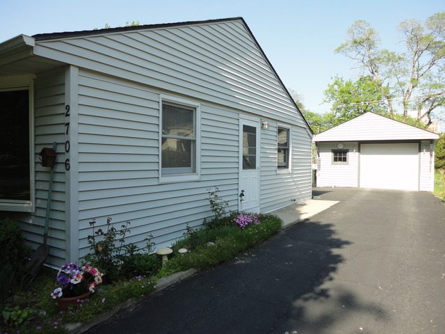 2706 Dove St, Rolling Meadows, IL 60008 photo 3