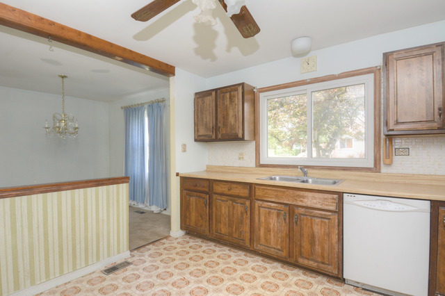 239 Ewell Ct, Bartlett, IL 60103 photo 9