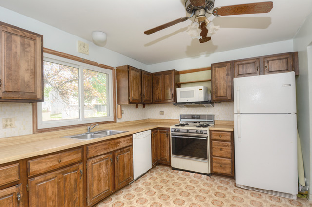 239 Ewell Ct, Bartlett, IL 60103 photo 8