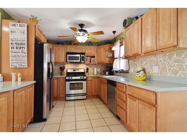 968 Martingale Dr, Bartlett, IL 60103 photo 3