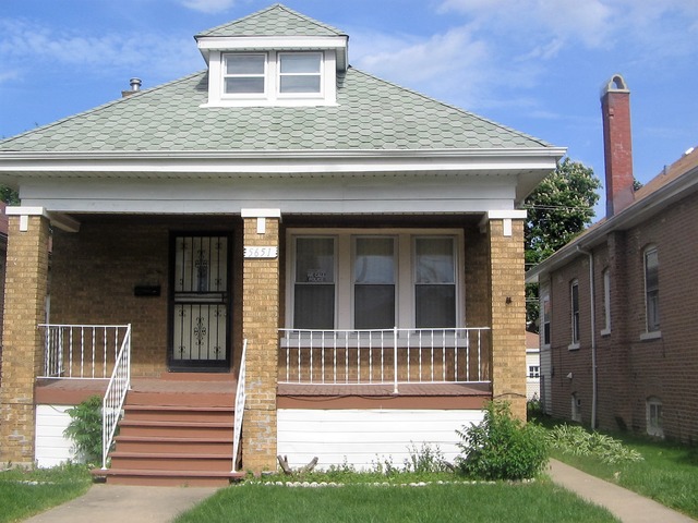 5651 S Fairfield Ave, Chicago, IL 60629 photo 1