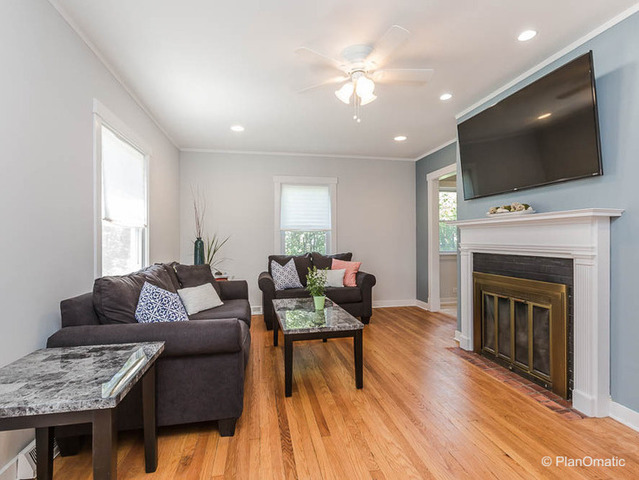 176 E Burlington St, Riverside, IL 60546 photo 3