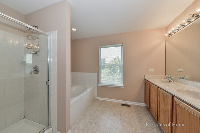 9 Plainview Ct, Bolingbrook, IL 60440 photo 14