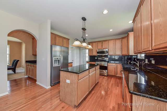 9 Plainview Ct, Bolingbrook, IL 60440 photo 4