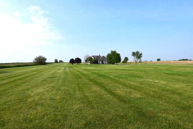 532 Bell Rd, Minooka, IL 60447 photo 5
