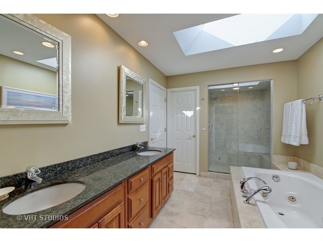 2546 Maple Ave, Northbrook, IL 60062 photo 13