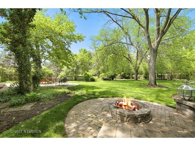 2546 Maple Ave, Northbrook, IL 60062 photo 3