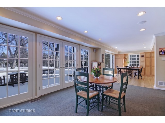 2546 Maple Ave, Northbrook, IL 60062 photo 9
