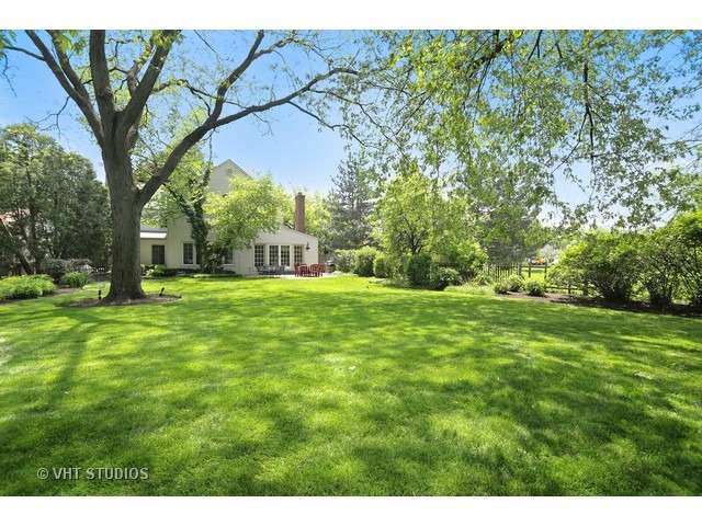 2546 Maple Ave, Northbrook, IL 60062 photo 2