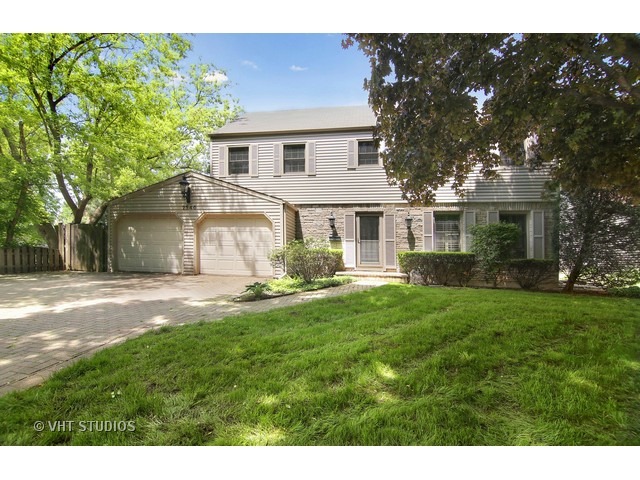 2546 Maple Ave, Northbrook, IL 60062 photo 1