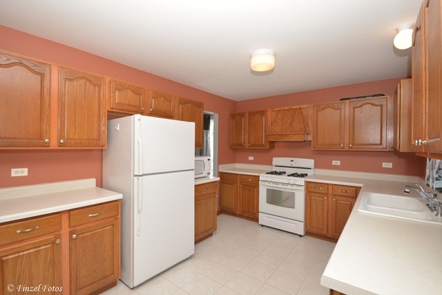 3613 Westminster Pl, Mchenry, IL 60050 photo 8