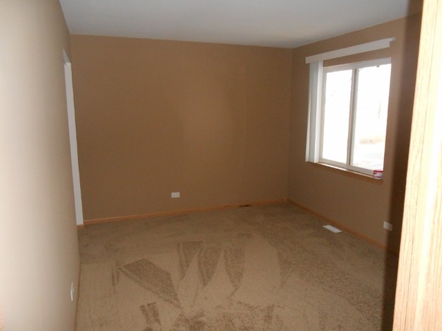 534 Timber Dr, Harvard, IL 60033 photo 4