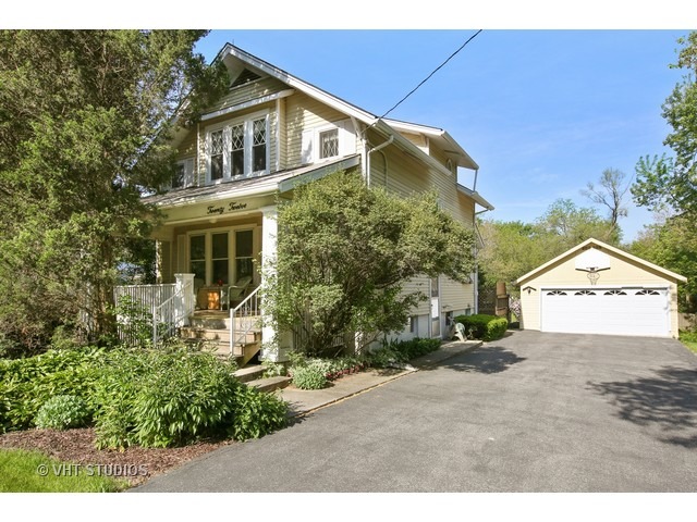 2012 Summit St, Wheaton, IL 60187 photo 1