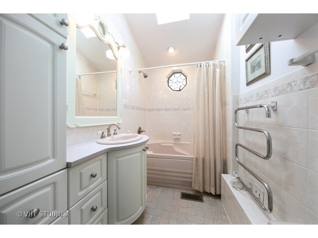 2012 Summit St, Wheaton, IL 60187 photo 16