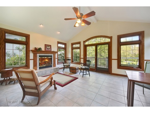 2012 Summit St, Wheaton, IL 60187 photo 10