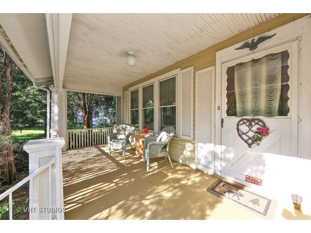 2012 Summit St, Wheaton, IL 60187 photo 2