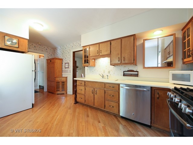 2012 Summit St, Wheaton, IL 60187 photo 9