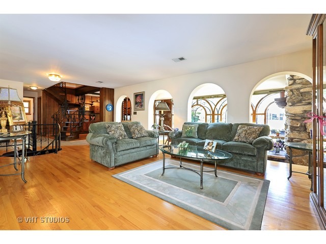 464 E Adams St, Elmhurst, IL 60126 photo 3