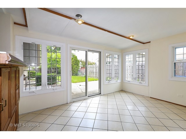 2170 Pratt Ave, Des Plaines, IL 60018 photo 7