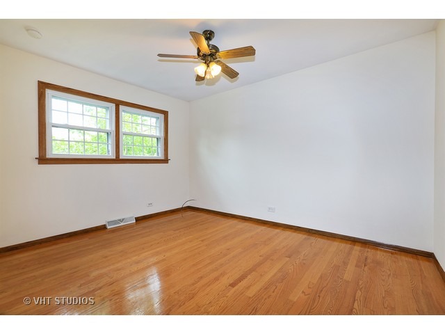2170 Pratt Ave, Des Plaines, IL 60018 photo 11