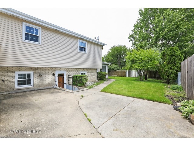 2170 Pratt Ave, Des Plaines, IL 60018 photo 14