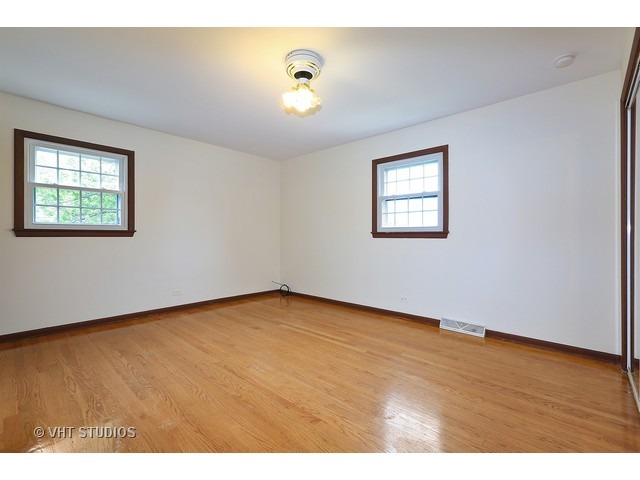 2170 Pratt Ave, Des Plaines, IL 60018 photo 9