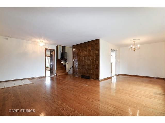 2170 Pratt Ave, Des Plaines, IL 60018 photo 2