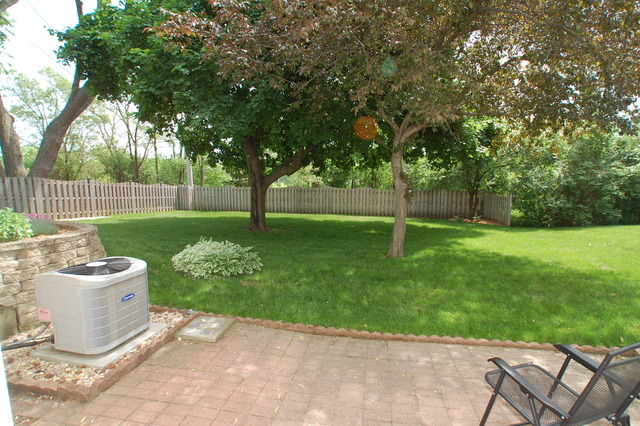 1435 Devonshire Ln, Hoffman Estates, IL 60169 photo 18