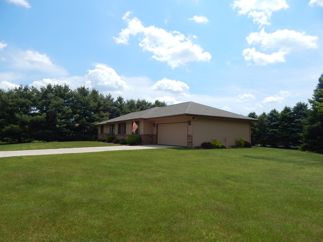 4259 Montclair Rd, Roscoe, IL 61073 photo 1