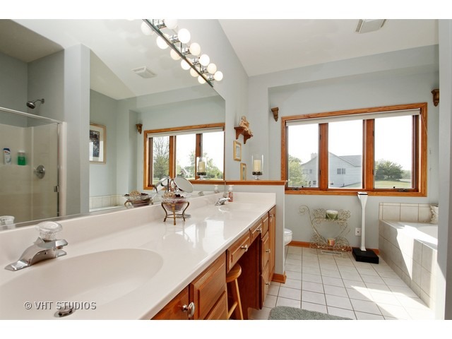 401 Kings Way, Mchenry, IL 60051 photo 8