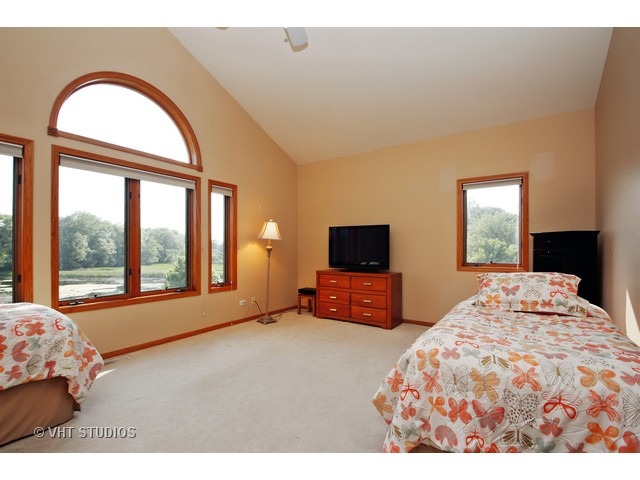 401 Kings Way, Mchenry, IL 60051 photo 7