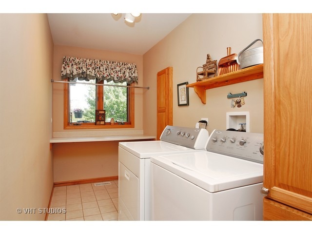 401 Kings Way, Mchenry, IL 60051 photo 12