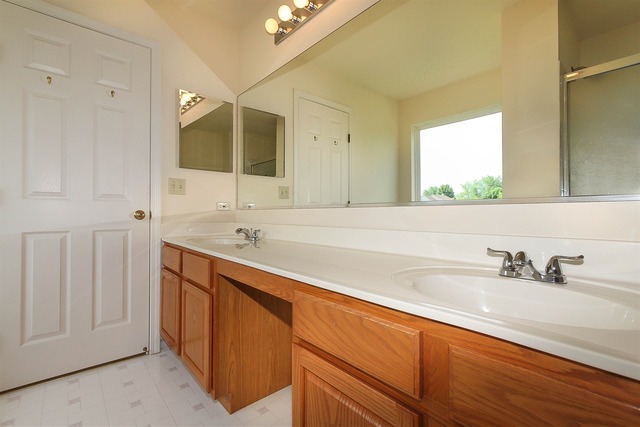 2050 Westridge Blvd, Bartlett, IL 60103 photo 17