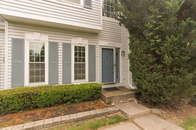 2050 Westridge Blvd, Bartlett, IL 60103 photo 2