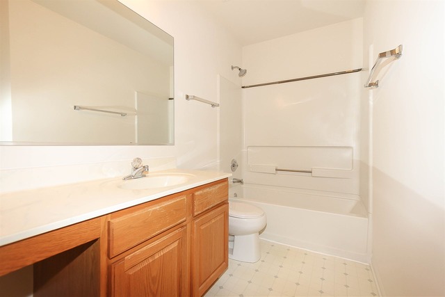 2050 Westridge Blvd, Bartlett, IL 60103 photo 19