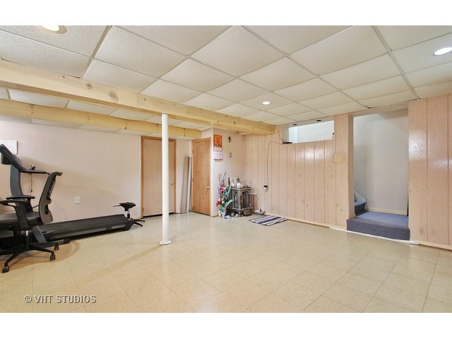 1572 Webster Ln, Des Plaines, IL 60018 photo 8