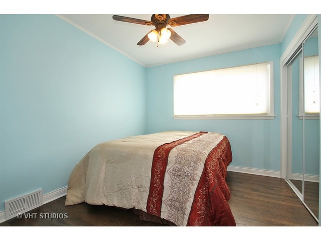 1572 Webster Ln, Des Plaines, IL 60018 photo 11