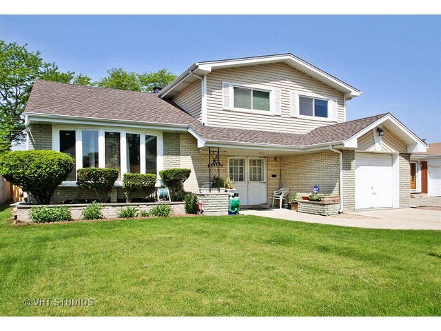 1572 Webster Ln, Des Plaines, IL 60018 photo 1