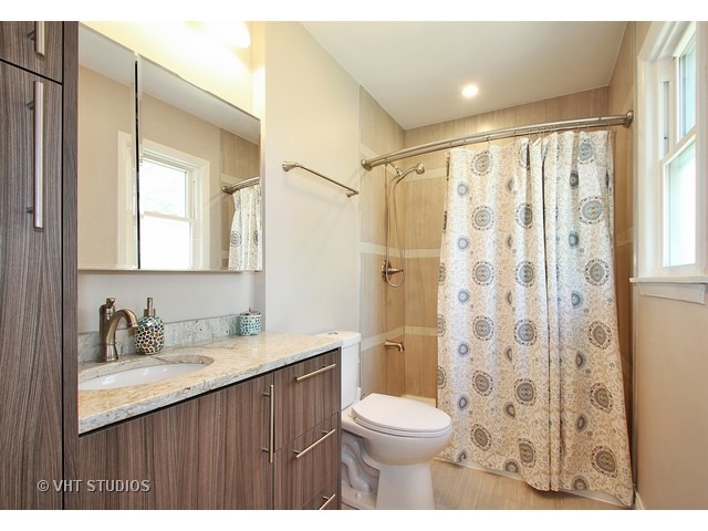 1572 Webster Ln, Des Plaines, IL 60018 photo 10