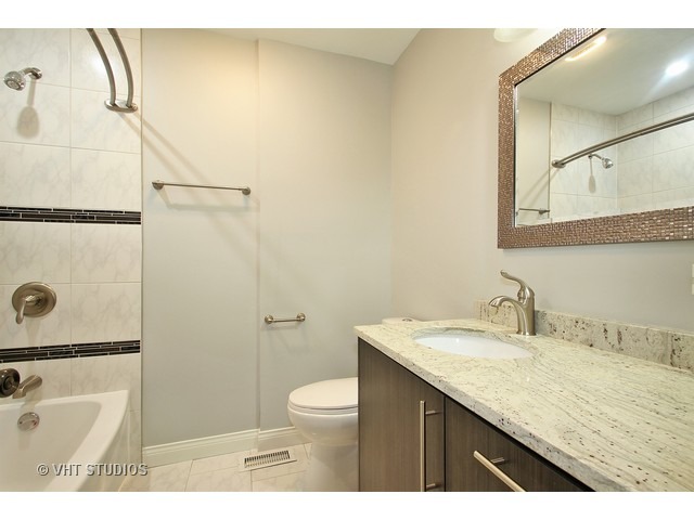 1572 Webster Ln, Des Plaines, IL 60018 photo 13