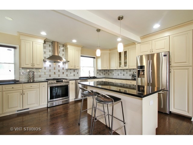 1572 Webster Ln, Des Plaines, IL 60018 photo 5