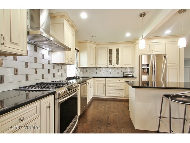 1572 Webster Ln, Des Plaines, IL 60018 photo 6
