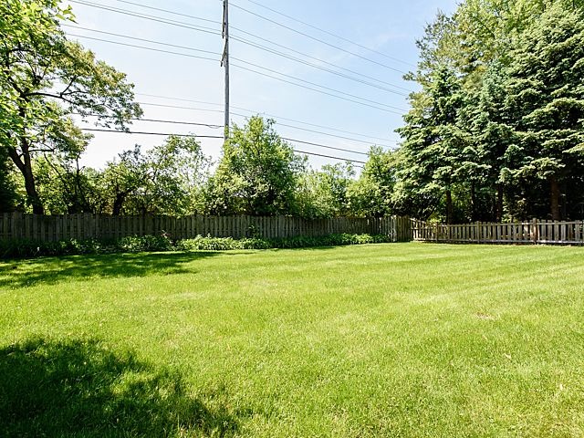 1002 Dorset Dr, Wheaton, IL 60189 photo 21
