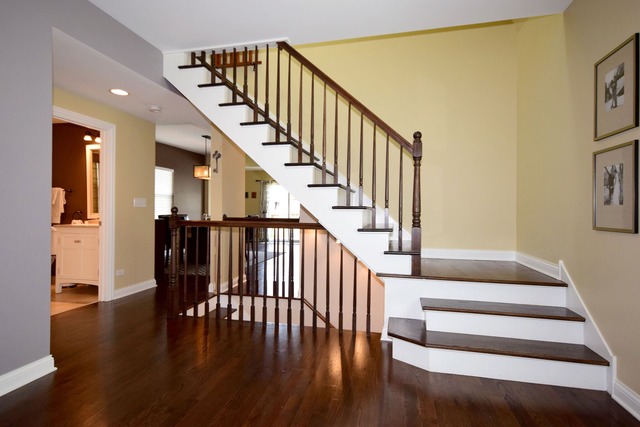 5613 N Mason Ave, Chicago, IL 60646 photo 4