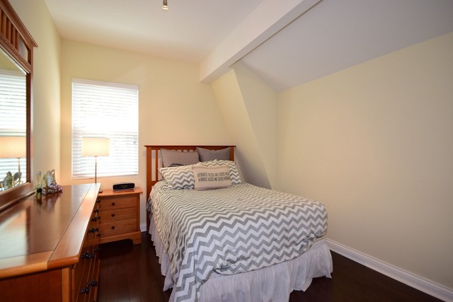 5613 N Mason Ave, Chicago, IL 60646 photo 14