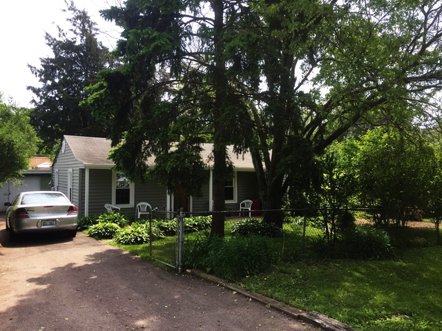 608 S Sumner Ave, Aurora, IL 60505 photo 2