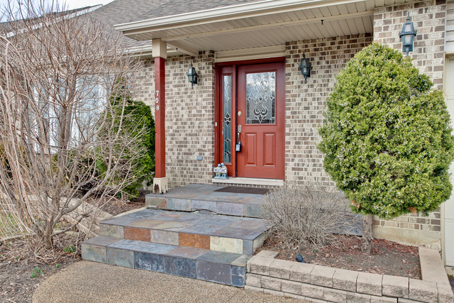 708 Kristy Ln, Wheeling, IL 60090 photo 2